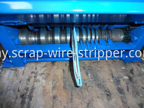 wire stripper and cutter